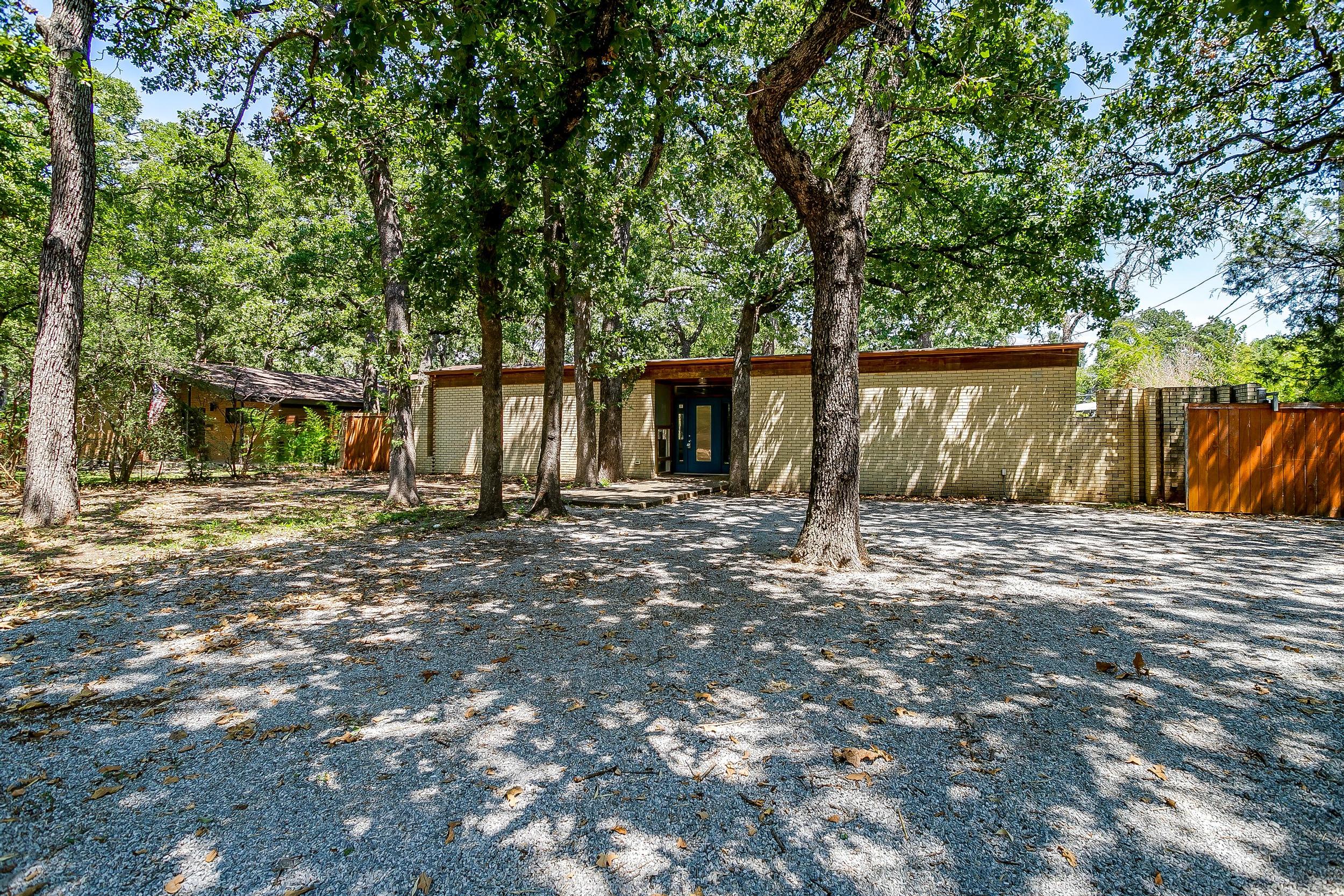 1625 South Davis